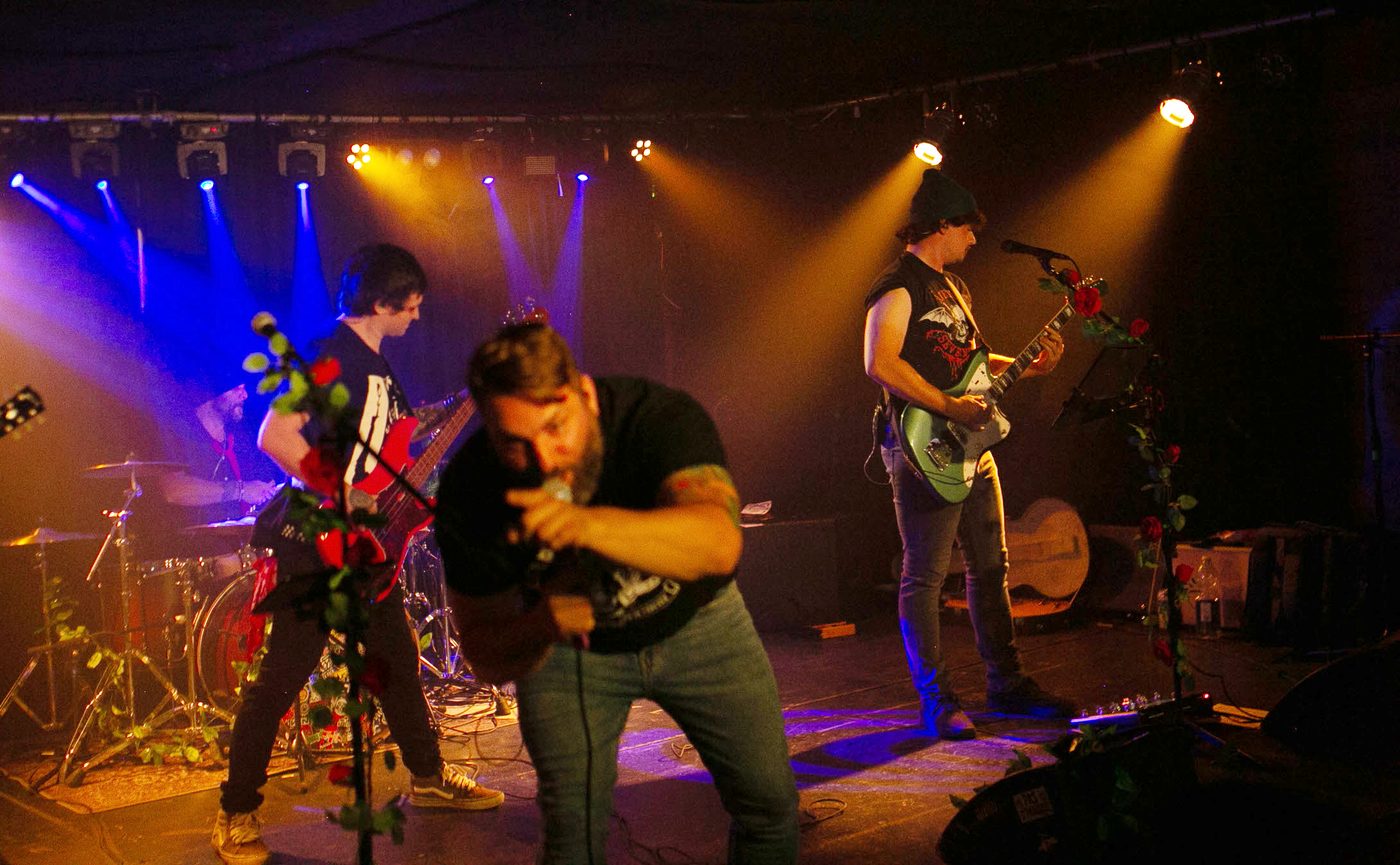 Bleeding Dagger en show, Québec